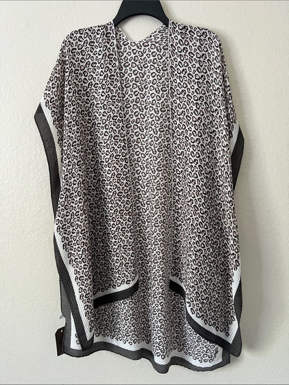 NWT JANICE APPAREAL Leopard Print Open Front Kimono - Black & White